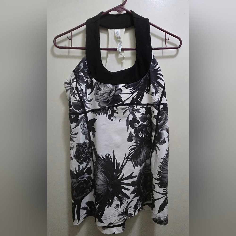 Lululemon Black and White Floral Workout Tank Top Size 8
